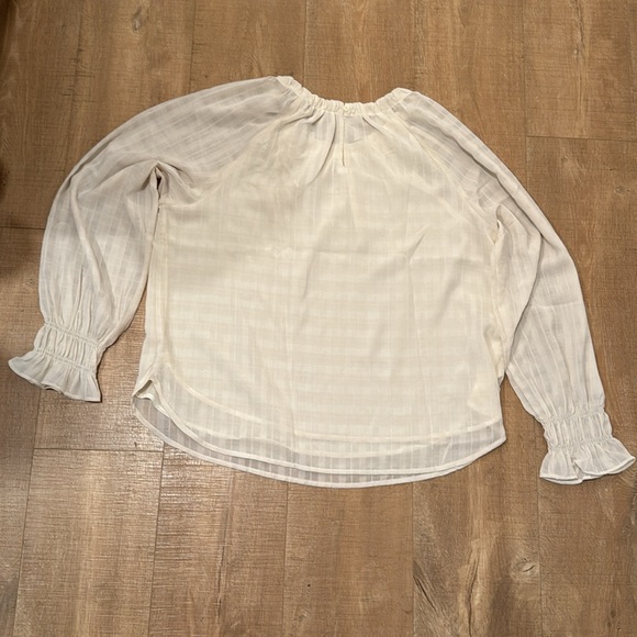 NWT Loft Smocked Cuff Blouse Size Large in Cream - Picture 3 of 4